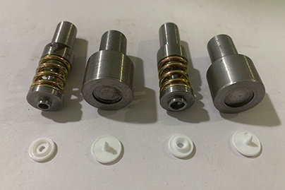 YLM26（1.1cm塑料四合扣）