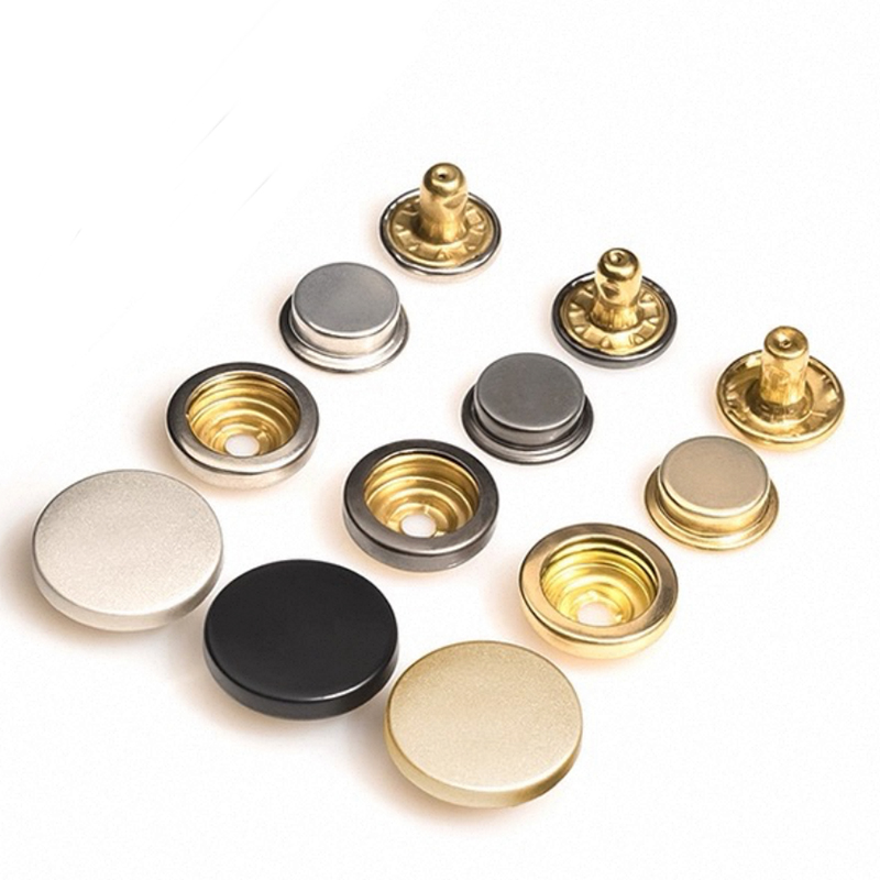 按压式金属四合扣