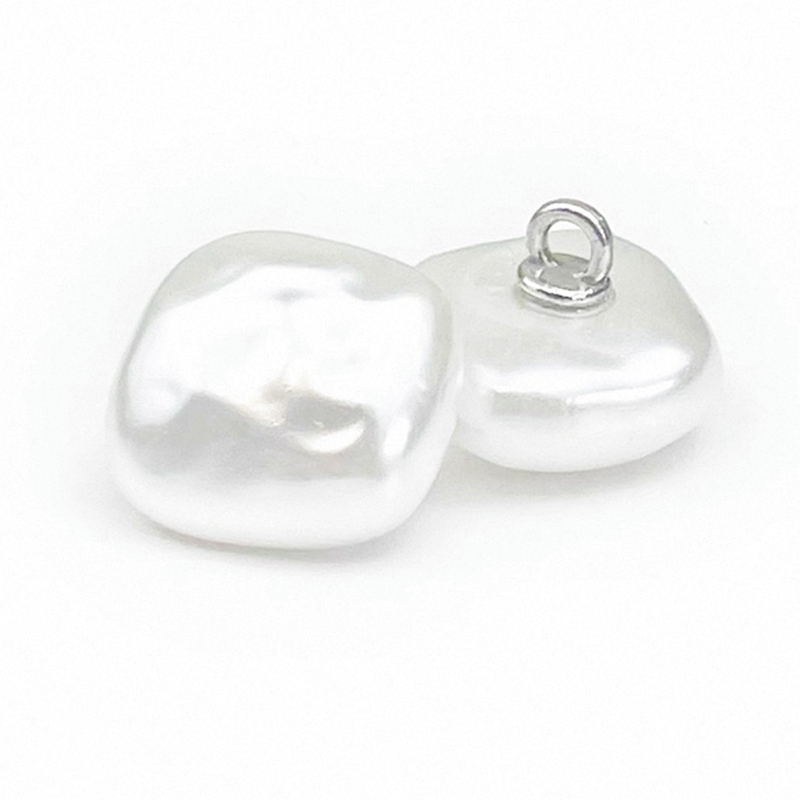 不规则凹凸面方形珍珠纽扣