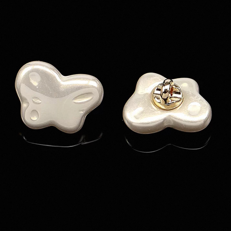 不规则巴洛克风高亮珍珠纽扣