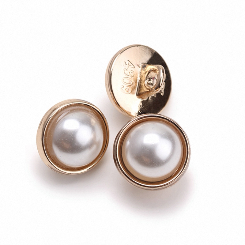 小香风金属珍珠扣