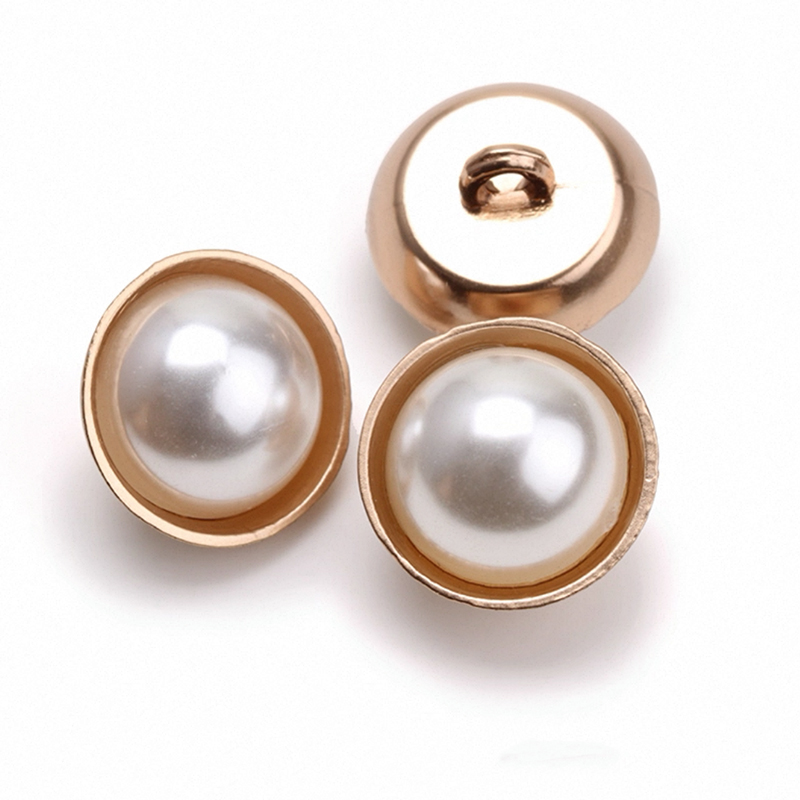 小香风金属珍珠扣