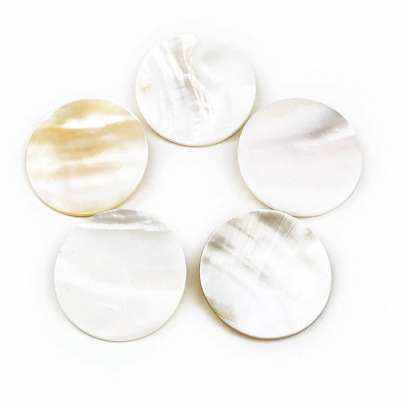 白色珍珠贝壳纽扣